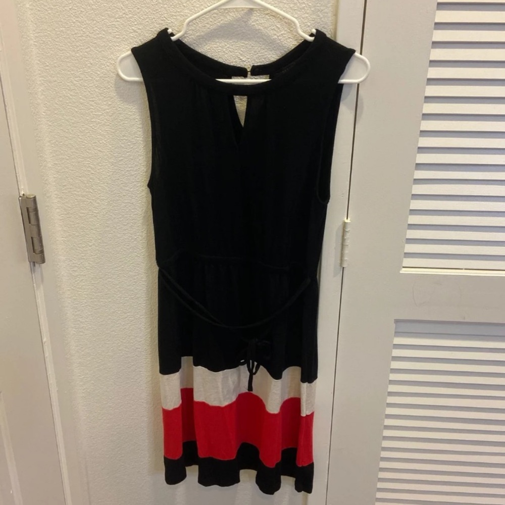 Dress - Picture 3 of 4